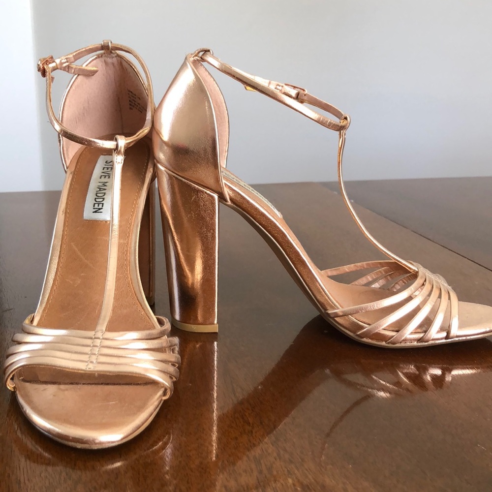 Steve Madden 4.5” Pumps in Metallic Rose Gold